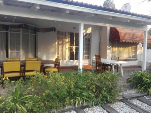 Fourways Boarding Hostel, Забронировать Хостел Форвейс 