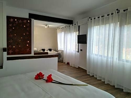Hotel Sierra Madrona, Book Hotel Hoteller i Castilla-La Mancha med parkering, Parkering
