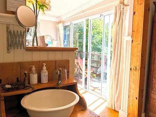 Bluebottle Guesthouse, Забронировать Гостевой дом Мёйзенберг False Bay, рядом с The Masque Theatre