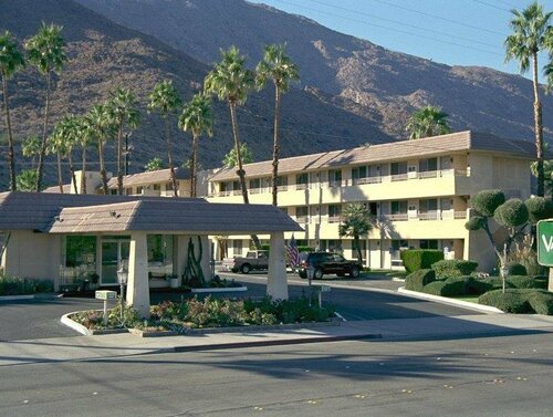 V Capri Palm Springs, a Dolce by Wyndham, Забронировать Отель Отели Coachella Valley 4 звезды, 4*