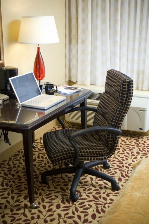 Hotel Fort Wayne