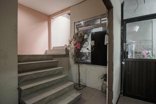 Reddoorz Near Gedung Sultan Suriansyah, Забронировать Отель Отели провинции Южного Калимантана с парковкой, Парковка
