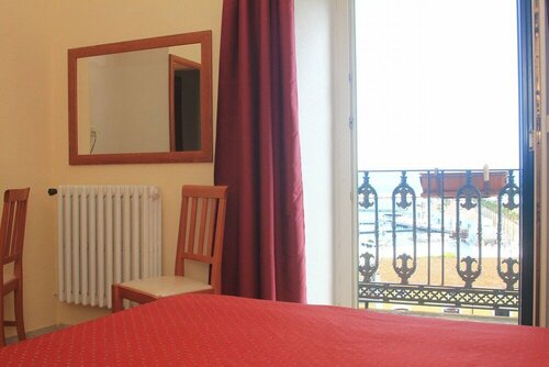 Hotel Miramare, Book Hotel Hoteller i Foresta Umbra med parkering, Parkering