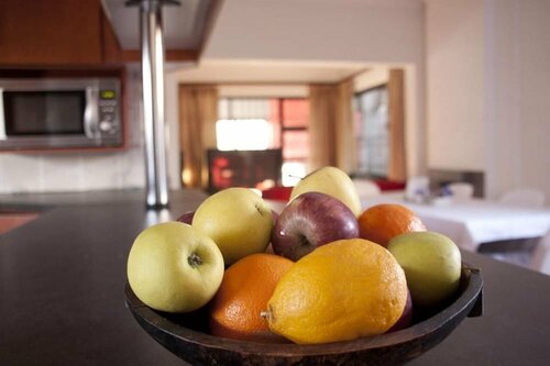 Pimville Guesthouse, Забронировать Отель Крюгерсдорп West Rand