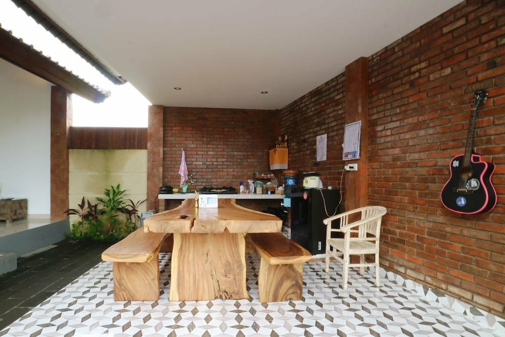 Aghasvina Guest House