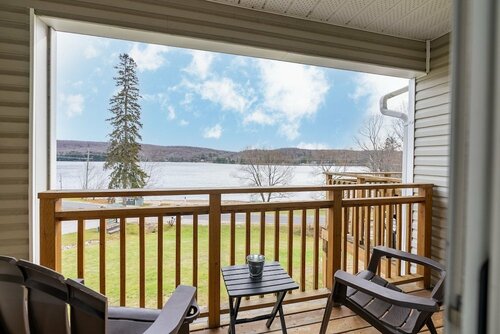 GetAways At Haliburton Heights, Забронировать Апартаменты/квартира Халибертон Алгонкинский провинциальный парк