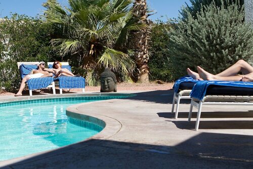 Sea Mountain Nude Resort & Spa Hotel, Забронировать Курортный отель Дезерт-Хот-Спрингс Palm Springs Metropolitan Area