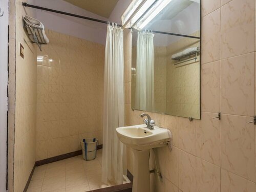 Oyo 7559 Hotel Big Splash, Забронировать Отель Отели Пляжа Мандва 3 звезды, 3*