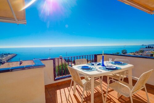 Amazing Seaview Apartment, Забронировать Апартаменты/квартира Отели Ситжес с бассейном, рядом с Пляж Бальминис, Бассейн
