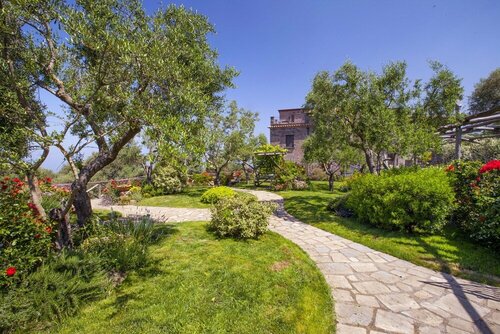 Montebosco Luxury Country House, Забронировать Отель Отели в центре Пьяно-ди-Сорренто, в центре