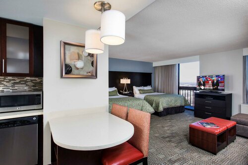 Staybridge Suites Atlanta - Midtown by IHG, Забронировать Отель Отели Атланта с бассейном, рядом с Станция метро Civic Center MARTA, Бассейн