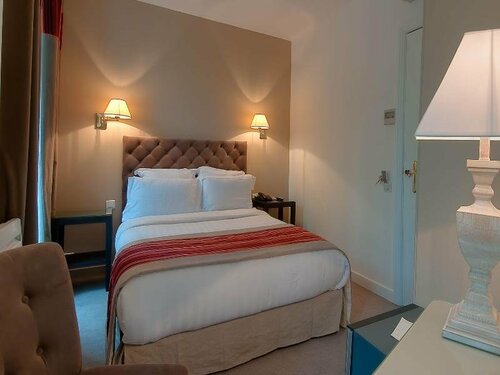 Hotel Cluny Square, Забронировать Отель Отели Парижа с парковкой, рядом с Станция метро Odéon, Парковка