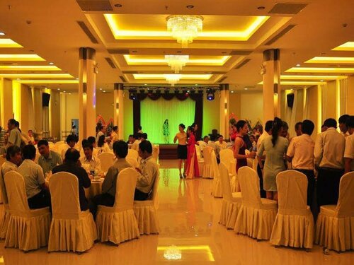 Cam Thanh Hotel, Забронировать Отель Отели Куангнгай с парковкой, Парковка