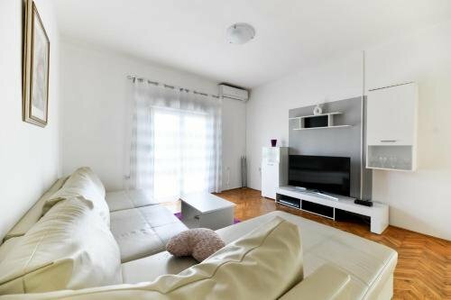 Villa Medun- private pool, bbq, parking, airconditioning, Забронировать Вилла Отели Задар 3 звезды, 3*