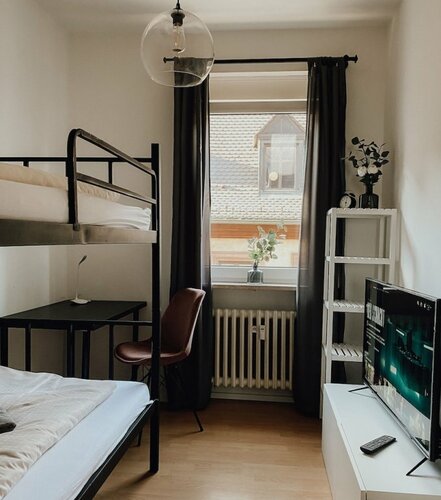 Attraktive 3 Zi.Wohnung im Zentrum, Забронировать Отель Отели Вюрцбурга с парковкой, Парковка