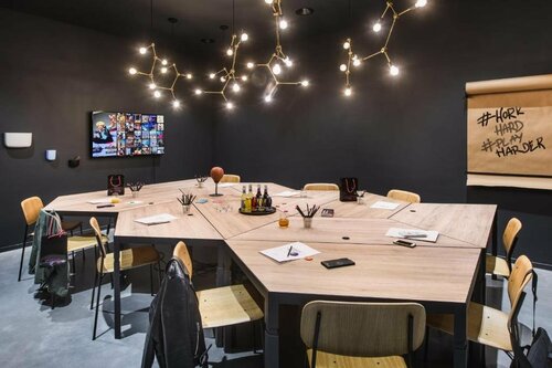 Moxy Stuttgart Feuerbach, Забронировать Отель Фойербах Баден-Вюртемберг