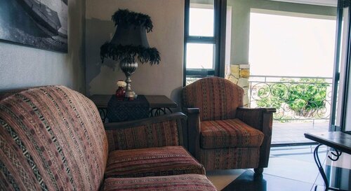 Stone Olive Guesthouse, Забронировать Гостевой дом Отели Route 62 с парковкой, Парковка