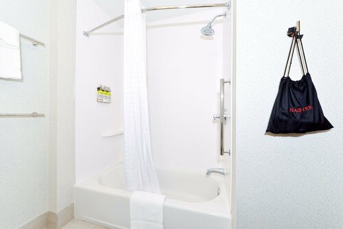 Holiday Inn Express & Suites - Elko by IHG, Забронировать Отель Отели Элко 3 звезды, рядом с Торговая палата и центр для посетителей в Элко, 3*