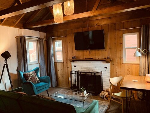 Grand Pine Cabins, Book Hotel Wrightwood Californien