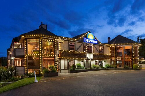 Days Inn by Wyndham Victoria Uptown, Забронировать Отель Отели Острова Ванкувера с парковкой, Парковка