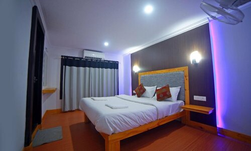 Marvel Cruise, Book Hotel Alleppey New Delhi