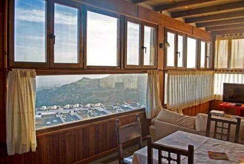 Camping Alpujarras, Varaa Leirintäalue Laroles La Alpujarra