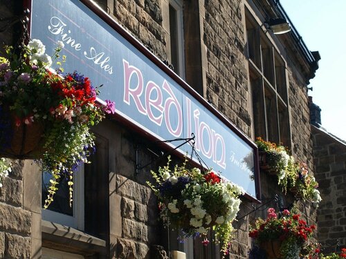 The Red Lion, Rezervați Pensiune Matlock Derbyshire