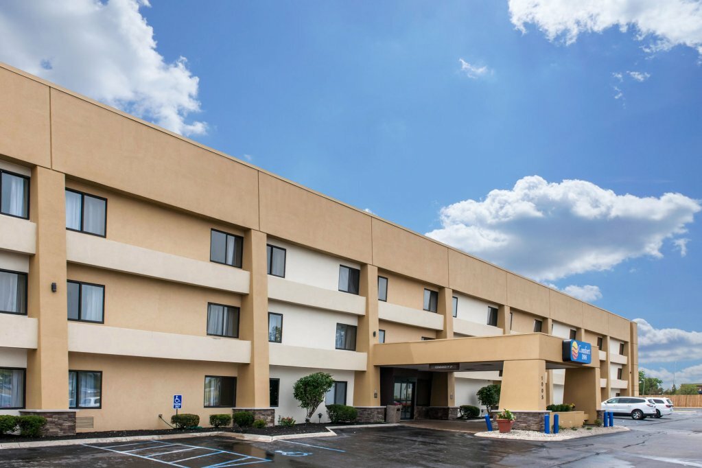 Comfort Inn near I-69 and Washington Center Road