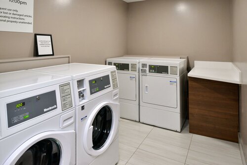 Holiday Inn Express Hotel & Suites Arcata/Eureka-Airport Area by IHG, Забронировать Отель Мак-Кинливилл Humboldt County