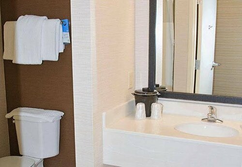 Fairfield Inn & Suites Butler, Buchen Sie Hotel Butler 