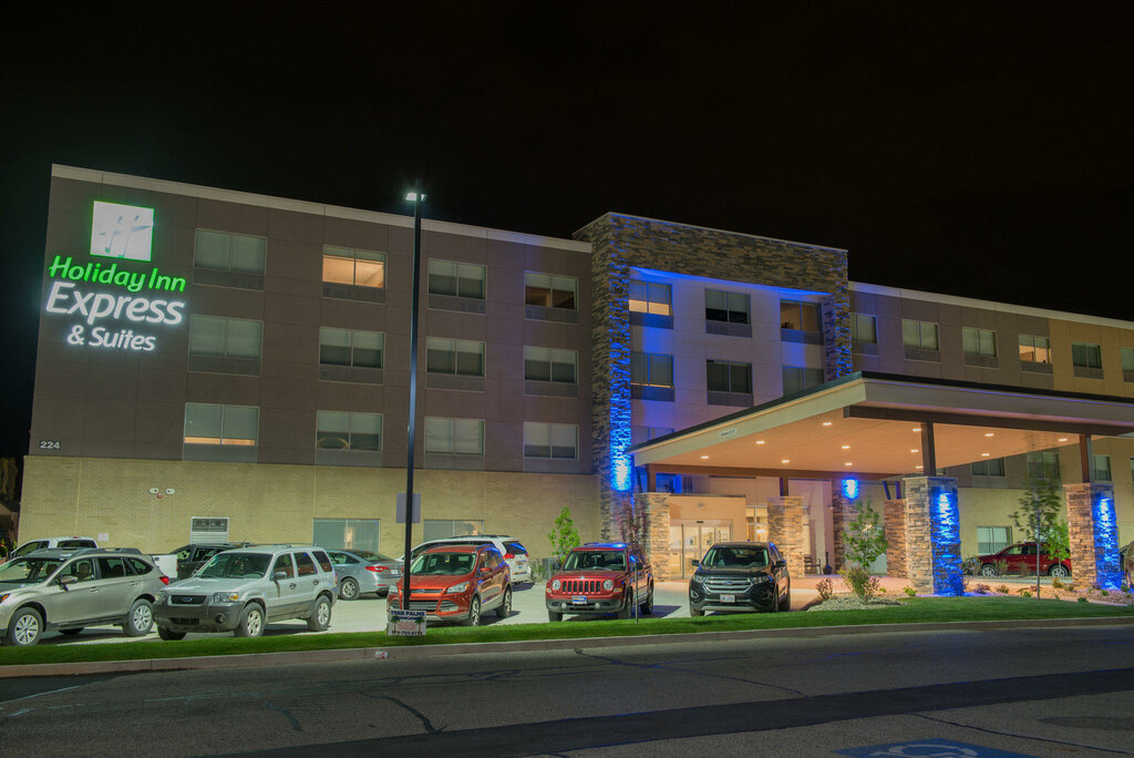 Holiday Inn Express & Suites