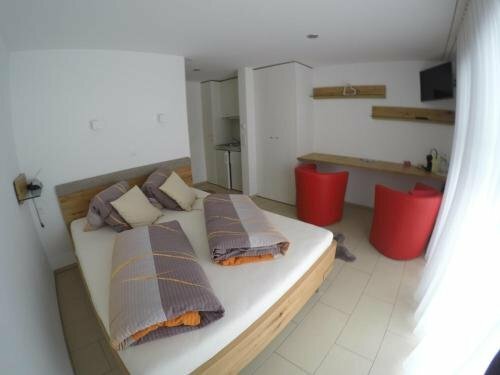 Ustria / Pensiun Trutg, Book Hotel Vella Surselva