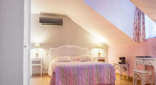 Champagne Sacret, Book Hotel Epernay 