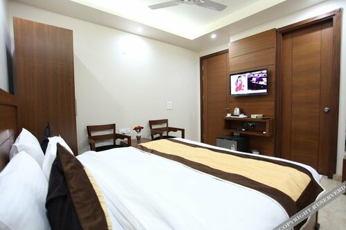 HR Grand Hotel, Забронировать Отель Отели и гостиницы Сола, Отель