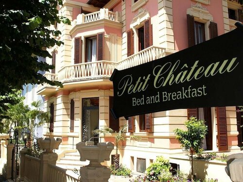 Petit Chateau, Забронировать Отель Монтекатини-Терме Тоскана, рядом с Терма Леопольдина