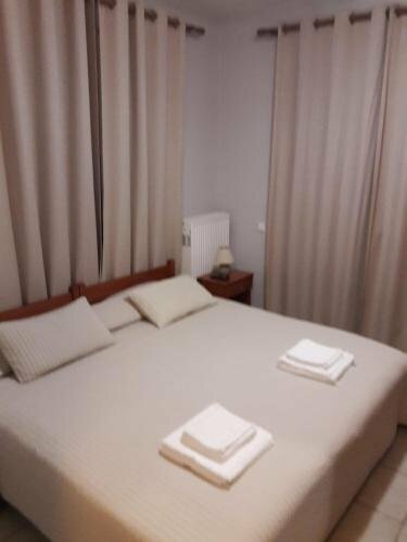 Cabo Verde, Prenota Hotel Agía Triáda 