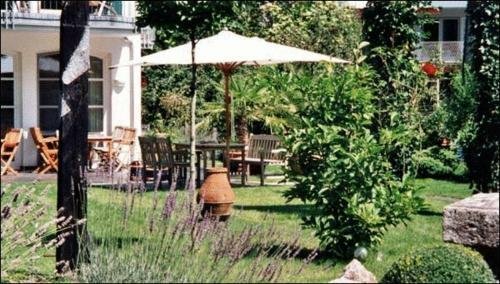 ArtVilla am See, Забронировать Отель Отели Радольфцелль с парковкой, Парковка