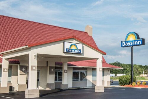 Ramada by Wyndham Lumberton, Забронировать Отель Отели Ламбертона с бассейном, Бассейн