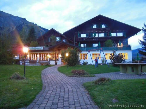 Hotel Waldrand, Забронировать Отель Ленк Simmental