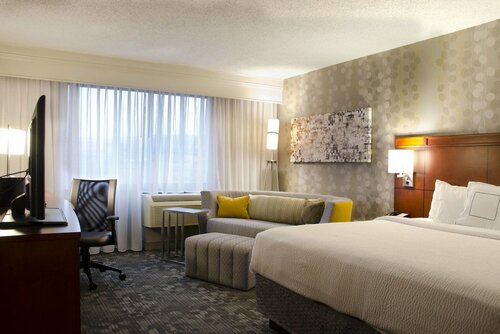 Courtyard by Marriott Waterbury Downtown, Забронировать Отель  