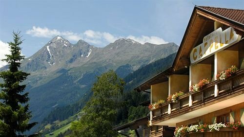 Cappella Natura Vitalis Hotel, Забронировать Отель Отели Нойштифт-им-Штубайталь с парковкой, Парковка