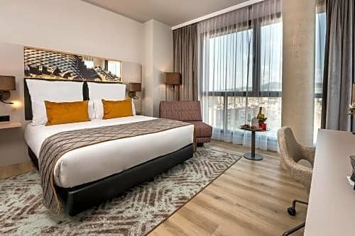 Leonardo Royal Hotel Barcelona Fira, Забронировать Отель Отели Провинции Барселоны с бассейном, Бассейн
