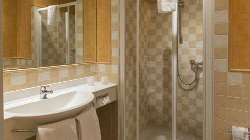 Hotel Rivalago, Book Hotel Sulzano Lake Iseo