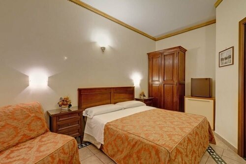 Hotel Robinson, Забронировать Отель Отели Рима с парковкой, рядом с Площадь Фьюме, Парковка