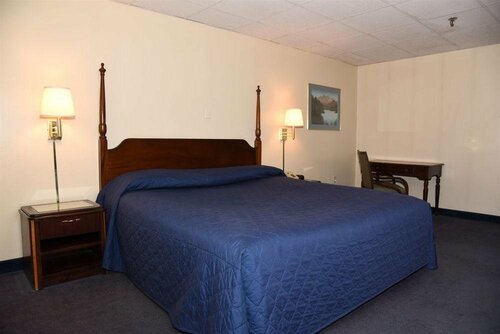 Pocono Inne Town, Rezerwuj Hotel Stroudsburg Alpine Mountain