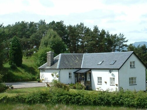 Coinachan Guest House, Забронировать Гостевой дом Гейрлочи Северо-Шотландское нагорье