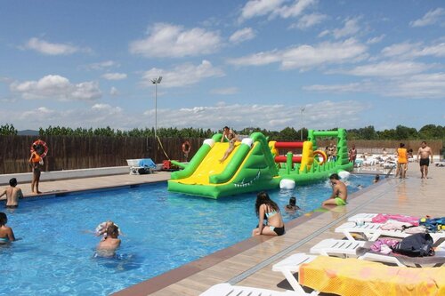 Camping Resort Els Pins, Rezerwuj Pole kempingowe Malgrat de Mar Costa del Maresme