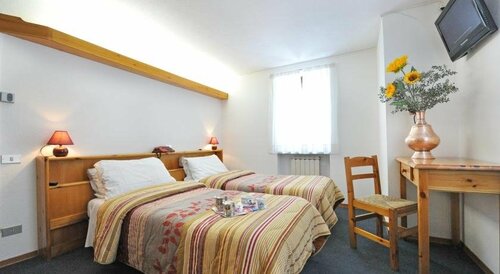 Hotel Breithorn, Забронировать Отель Отели Валле д'аосты с парковкой, Парковка