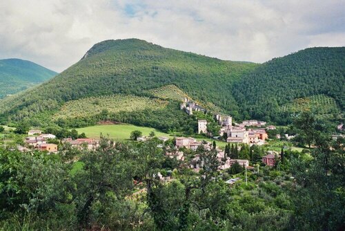 Agriturismo L'Ulivo, Varaa Hotelli Hotellit Spoleto uima-altaalla, Uima-allas