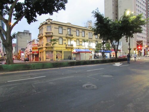 Hotel Minho - Ótima Escolha Próximo à 25 de Março, Brás, Bom Retiro, Metrô e Hospital da Mulher - Café da Manhã Incluso - Estacionamento em Frente, Забронировать Отель Bom Retiro Сан-Пауло, рядом с Altino Arantes Building